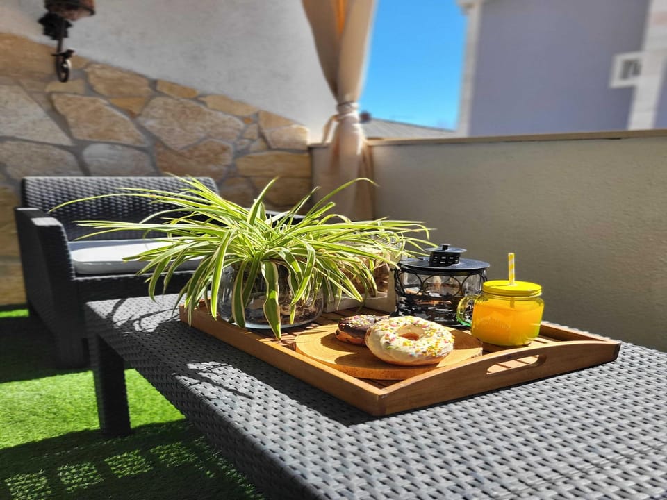 Apartments Sun  Sea - One Bedroom Apartment with Balcony and Sea View Hotel in Split-Dalmatia County