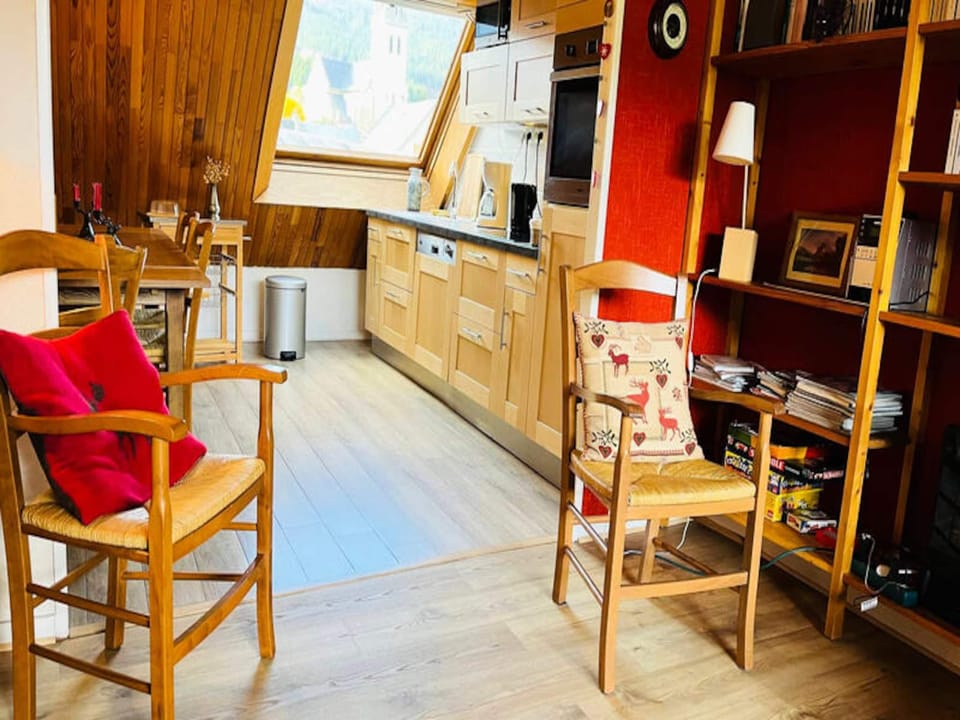 Meaudre Holiday Rental Hotel in Provence-Alpes-Côte d'Azur
