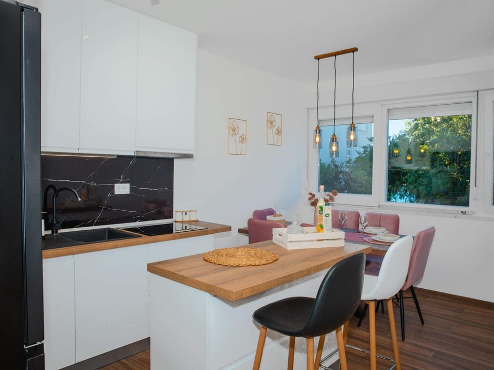 Apartment Matko - Two Bedrom Apartment with Beach View Hotel in Dubrovnik-Neretva County
