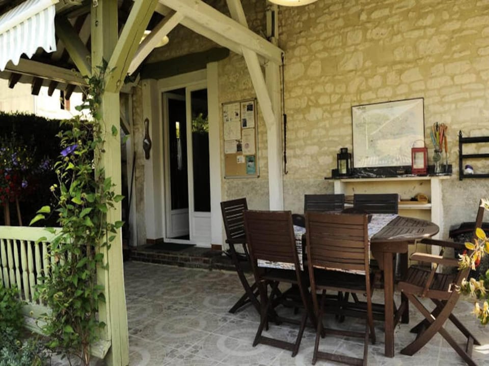 House 5 People Hotel in Bourgogne-Franche-Comté