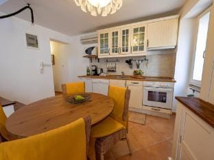 Sleek and Trendy Downtown Apartment - One Bedroom Apartment Hotel in Rovinj