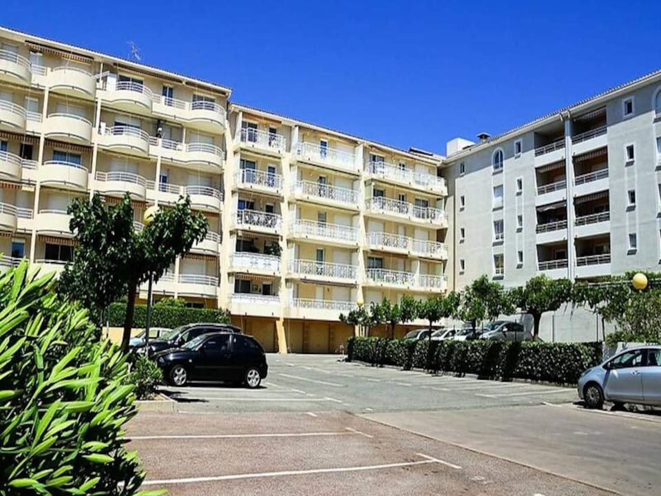 Eden Gardens Residence Hotel in Saint-Raphael