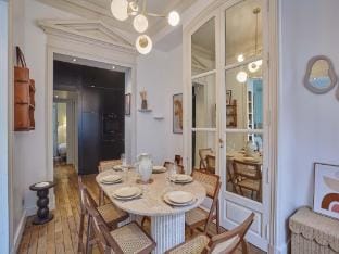 Appartment St Germain des pres by Studio Prestige Hotel in Paris