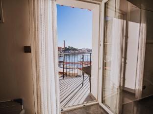 Sleek and Stylish Umag Apartments with Sea View - Two Bedroom Apartment with Balcony Hotel in Istria County