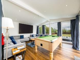 Paddock Lodges Executive 4 Bed Villa Hotel in Scotland