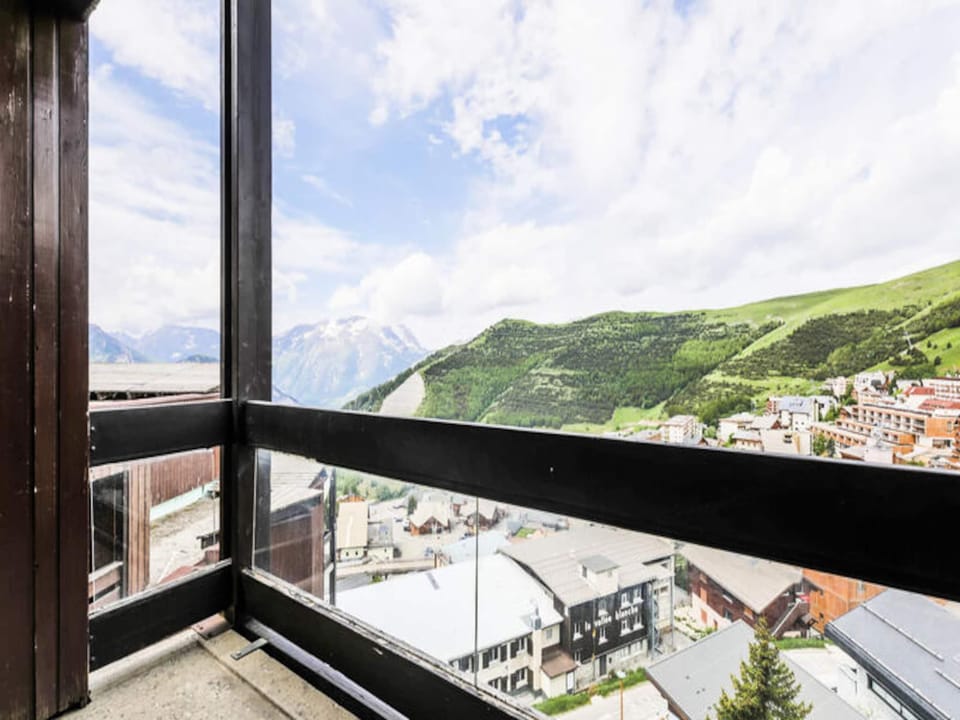 room apartment for 4 people Selection Hotel in Huez