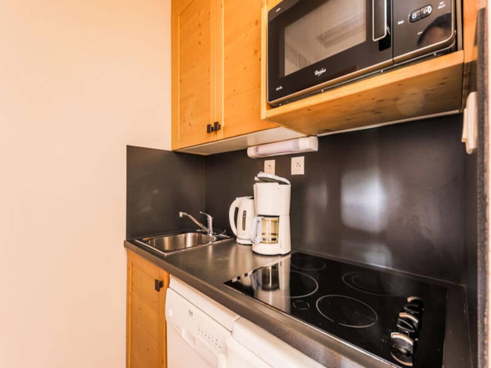 room apartment for 4 people Selection Hotel in Huez