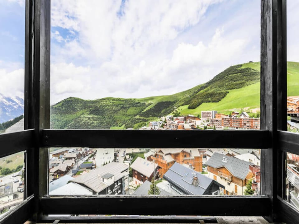 room apartment for 4 people Selection Hotel in Huez