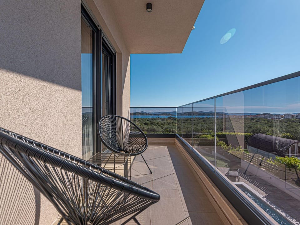 Four-Bedroom Villa With Pool Resort in Šibenik-Knin County, Croatia