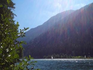 Apartment by Lake Ossiach with Mountain Views Hotel in Villach