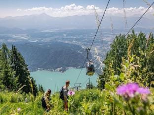 Apartment by Lake Ossiach with Mountain Views Hotel in Villach