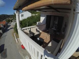 Apartments Maritimo - Two Bedroom Apartment with Sea View and Terrace Hotel in Dubrovnik-Neretva County