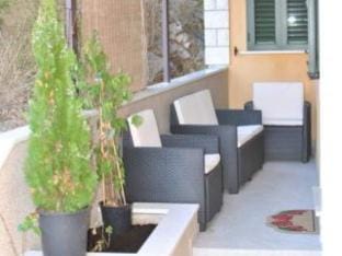 Apartments Maritimo - Two Bedroom Apartment with Sea View and Terrace Hotel in Dubrovnik-Neretva County