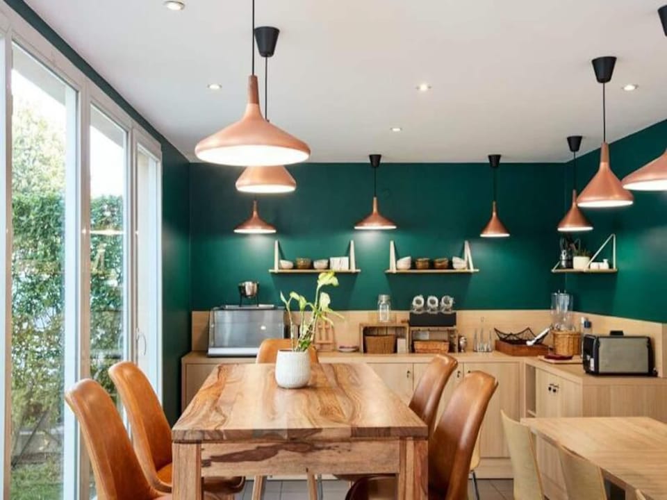 Studio 2 people Hotel in Poissy