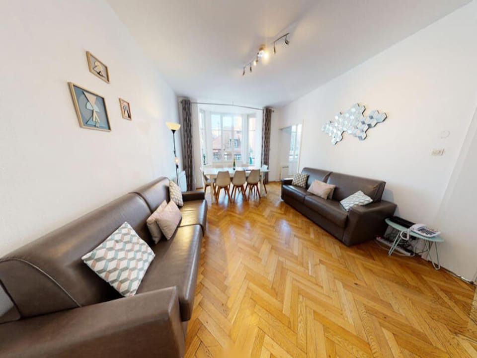 wyl hypercenter 2 bedrooms living room 2 bathrooms 2br 2bth Hotel in Strasbourg