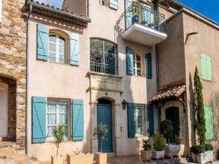 Elegant Village House Grimaud Hotel in Cogolin