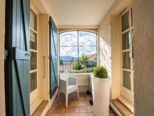 Elegant Village House Grimaud Hotel in Cogolin