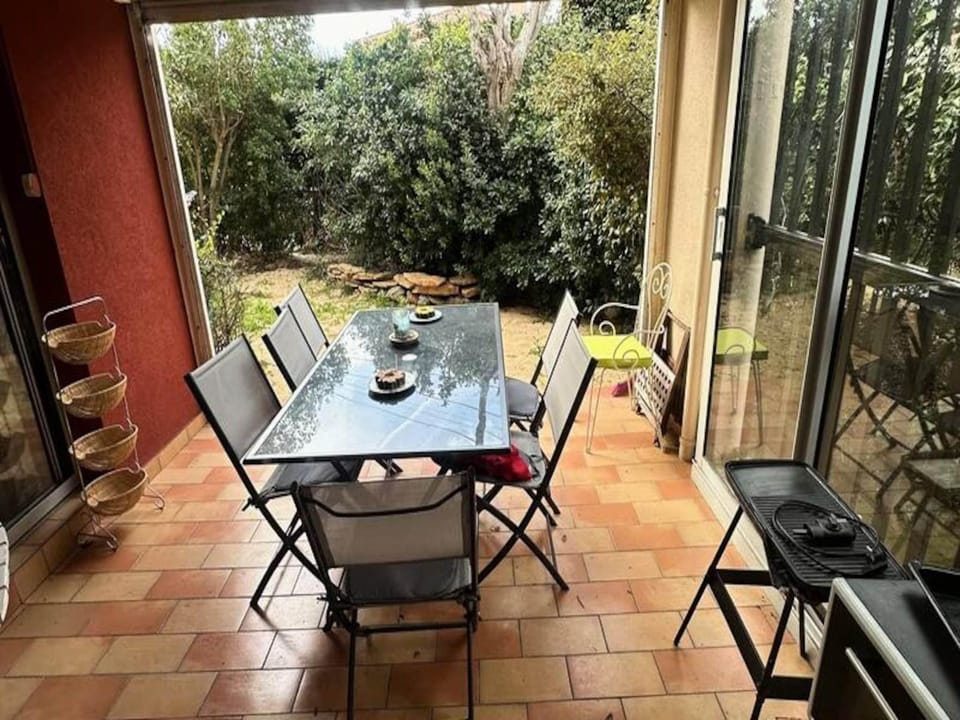 Rooms for 6 People Hotel in French Riviera