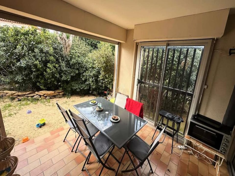 Rooms for 6 People Hotel in French Riviera