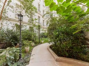 Sublime Duplex Arc de Triomphe Trocadero Hotel in Paris