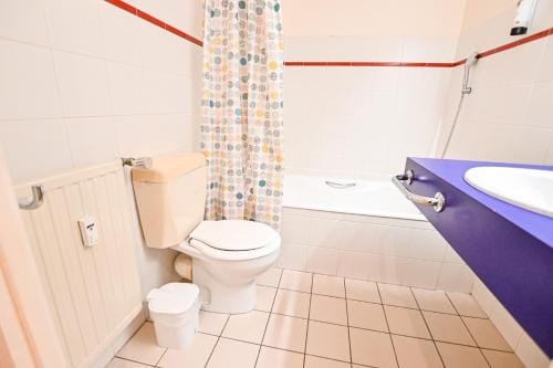 Bright Studio With Balcony Hotel in Combloux