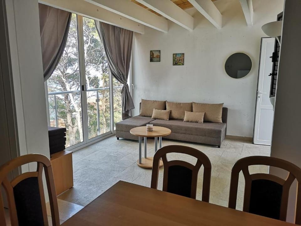 Lumbarda Resort Apartments - Comfort Two-Bedroom Apartment D7 Hotel in Dubrovnik-Neretva County