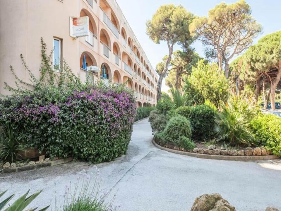 Pierre and Vacances Residence Hyere Port Hotel in Hyères