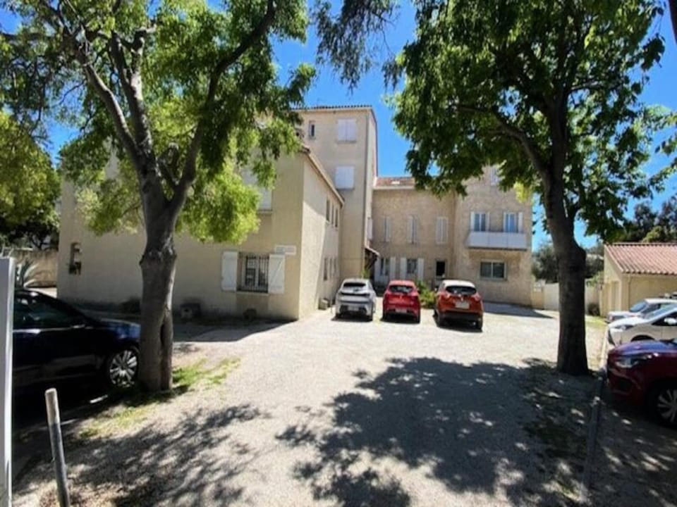 Rooms for 5 People Hotel in La Seyne-sur-Mer