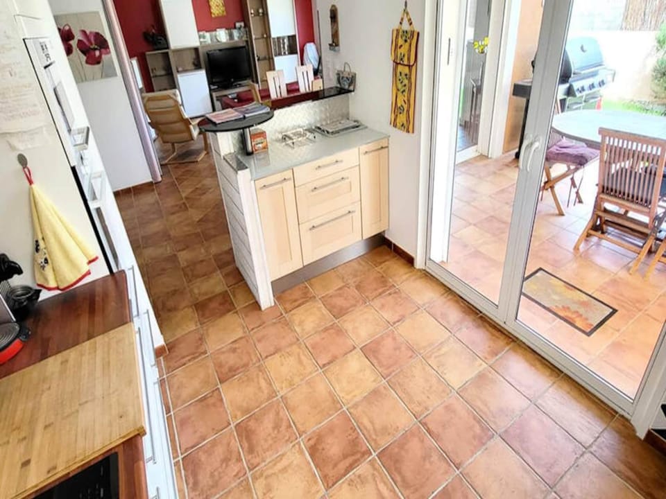 House 9 People Hotel in Six-Fours-les-Plages