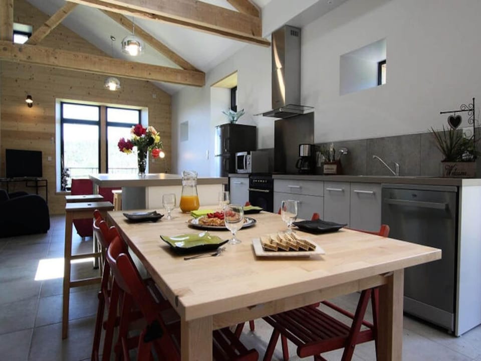 House 8 People Hotel in Auvergne-Rhône-Alpes