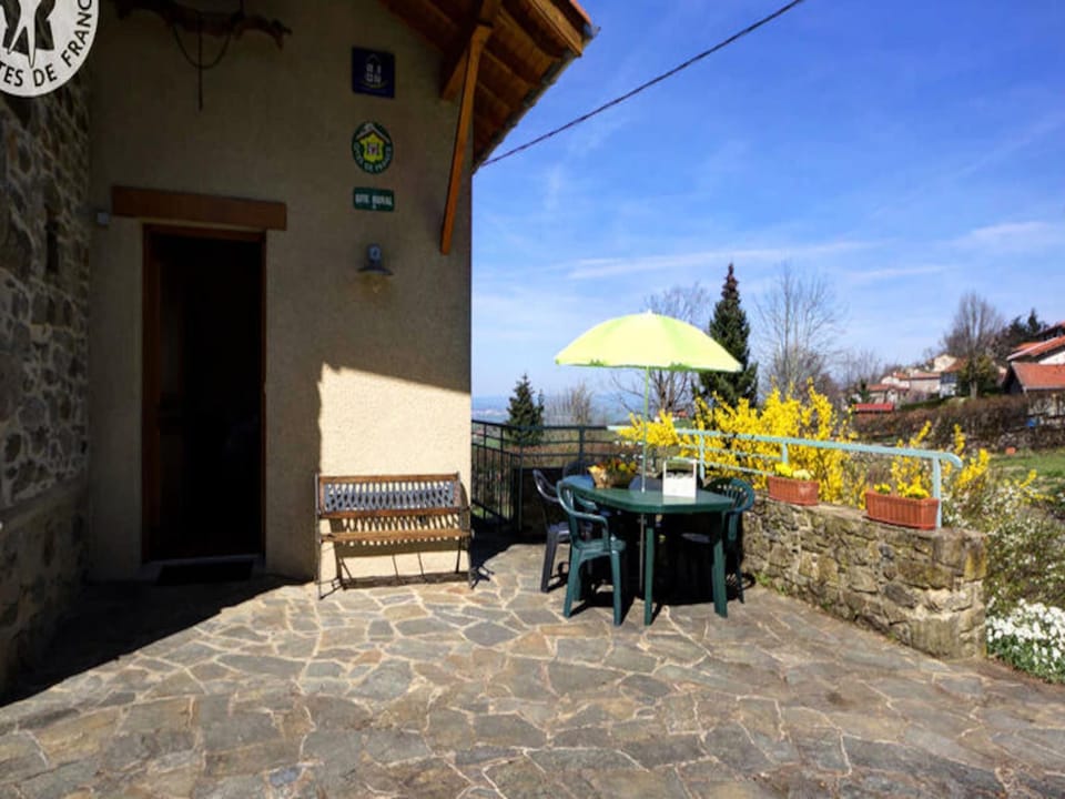 House 5 People Hotel in Auvergne-Rhône-Alpes