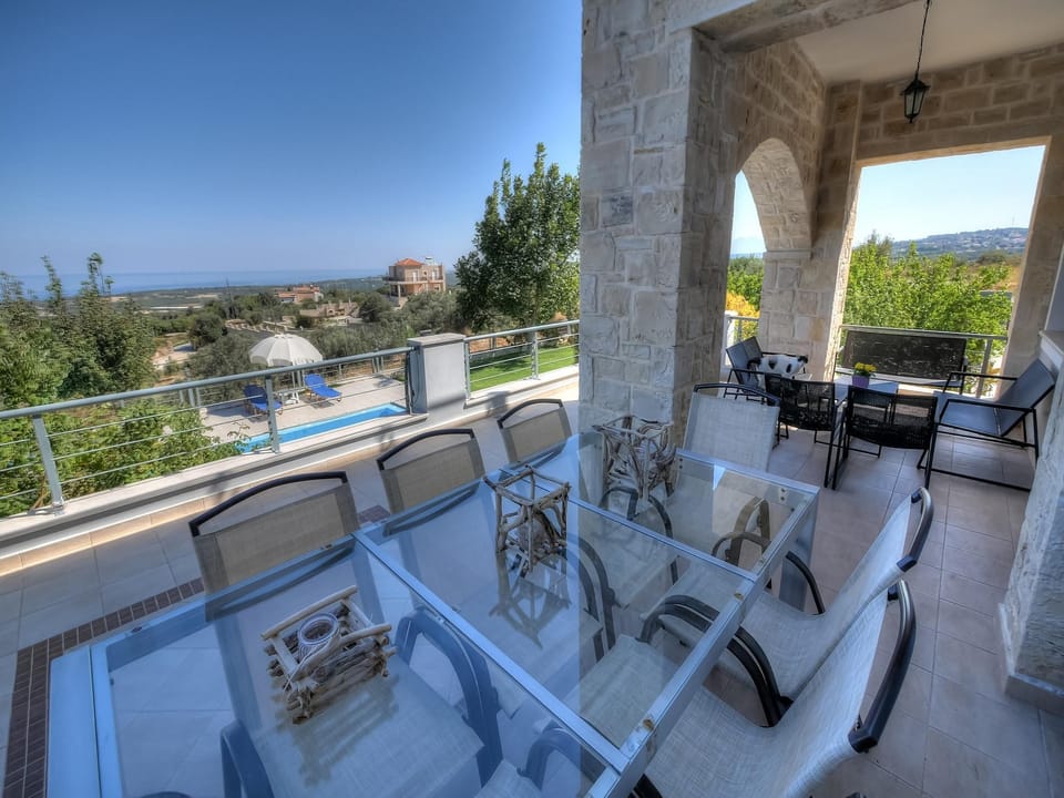 Elegant Rural Villa with Pool Retreat Resort in Chalandri
