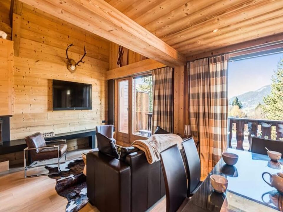 Chalets for 8 People Hotel in Combloux