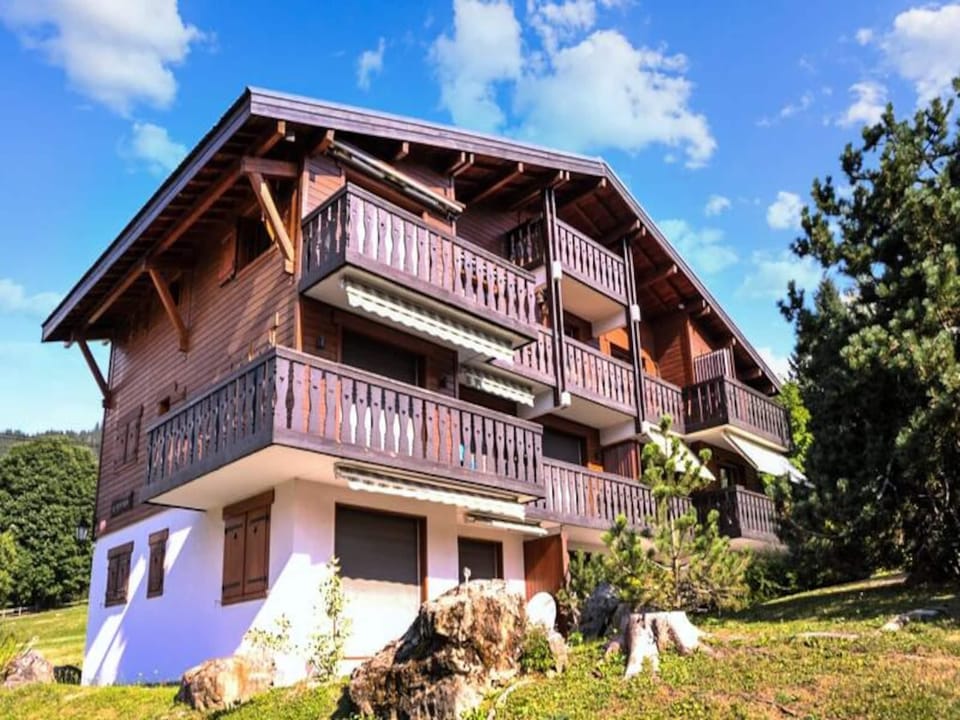 Chalets for 8 People Hotel in Combloux