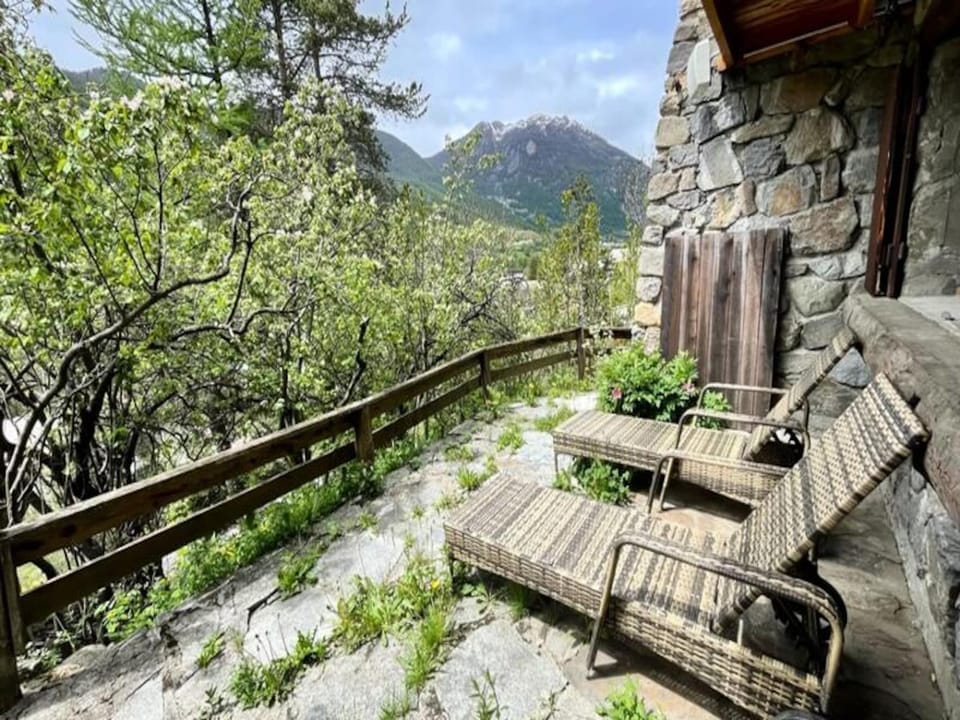 Apartments for 4 People Hotel in Saint-Chaffrey