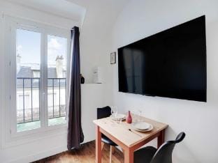 Studio Cosy - 2P - 16eme - Victor Hugo Hotel in Paris
