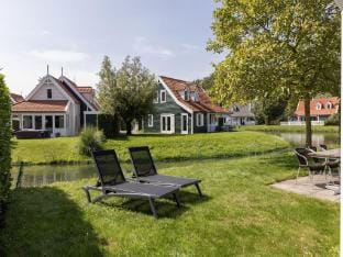 Relaxing villa with private sauna Hotel in Bruinisse