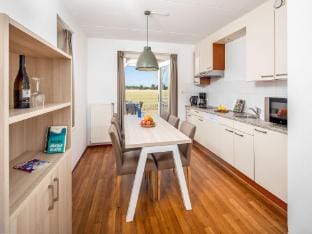 Relaxing villa with private sauna Hotel in Bruinisse