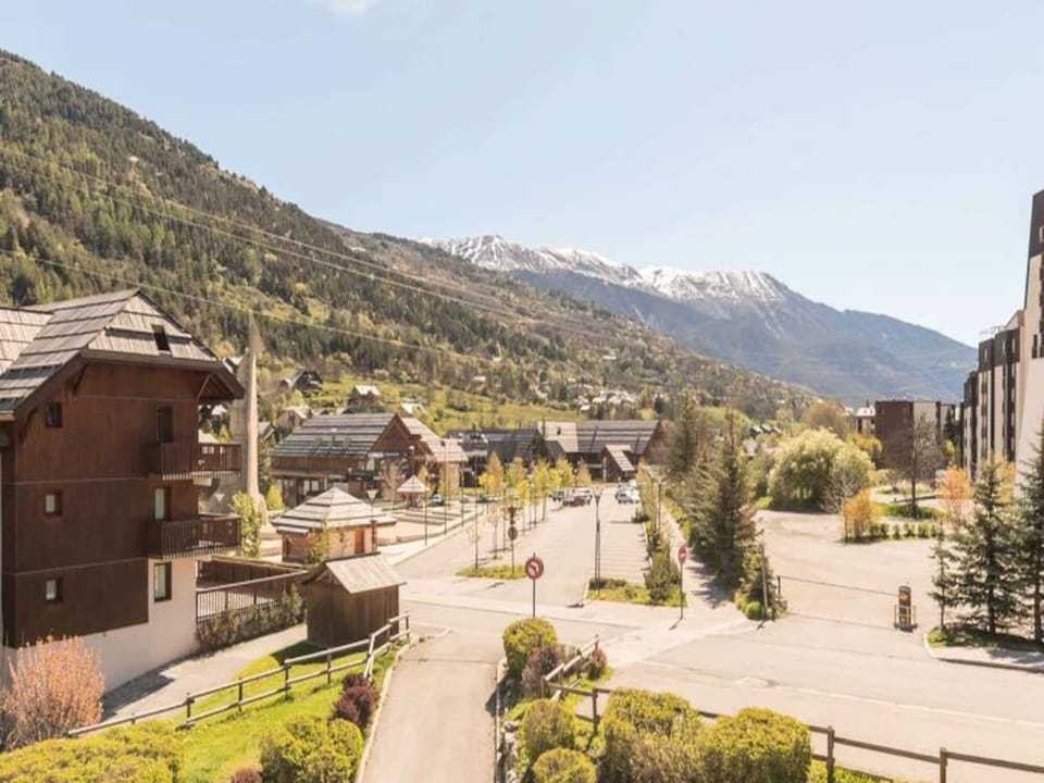 Hameau Du Bez Residence Autumn Hotel in Saint-Chaffrey