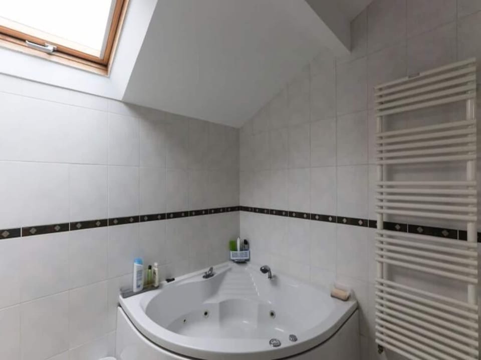 Houses  Villas for 4 People Hotel in Courbevoie