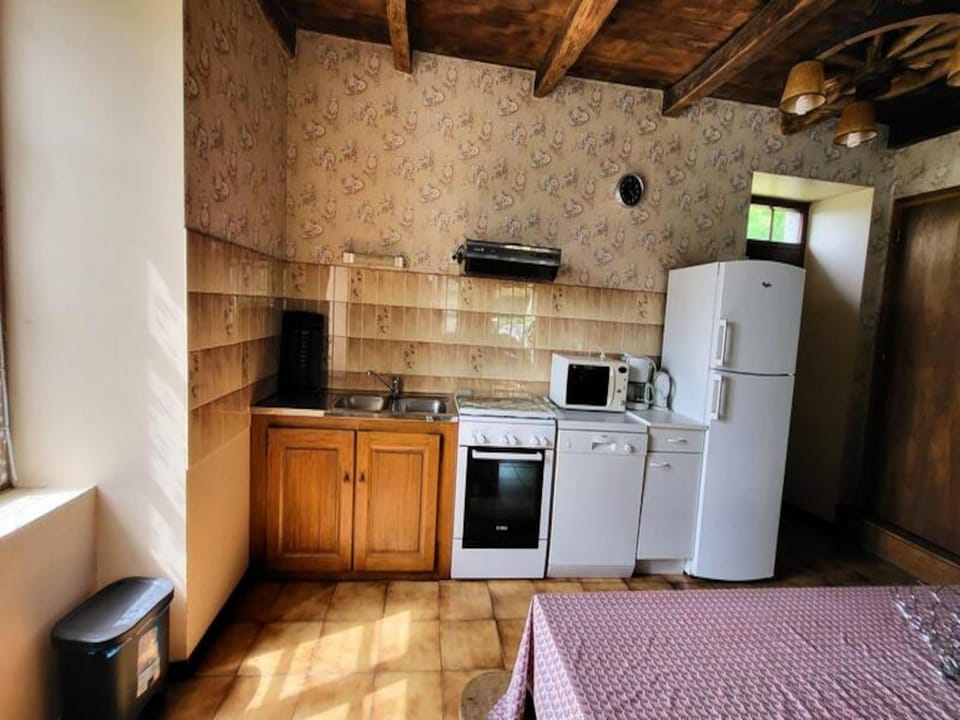 GAEte de France 6 people Hotel in Auvergne-Rhône-Alpes
