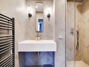 Elegant apartment - 3BR8P - Arc de Triomphe Hotel in Paris