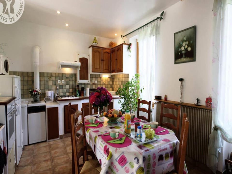 House 4 People Hotel in Auvergne-Rhône-Alpes