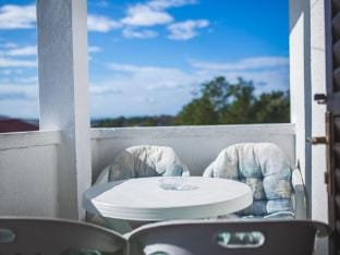 Apartments Jug - Standard Studio Apartment with Balcony and Sea View Hotel in Lopar