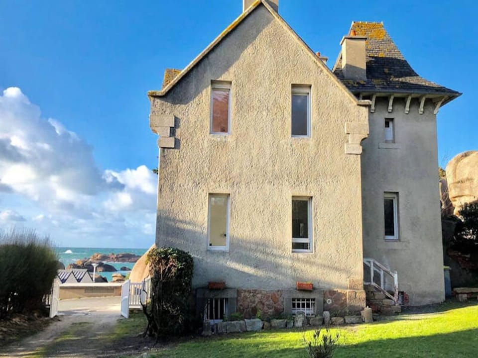 House 4 People Hotel in Trégastel