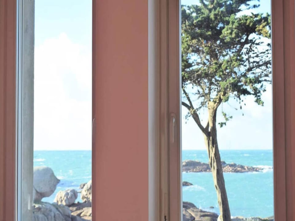 House 4 People Hotel in Trégastel