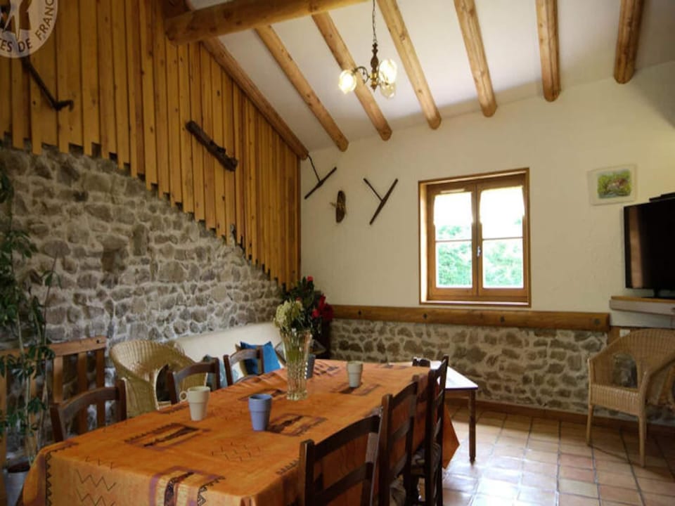 House 6 People Hotel in Auvergne-Rhône-Alpes