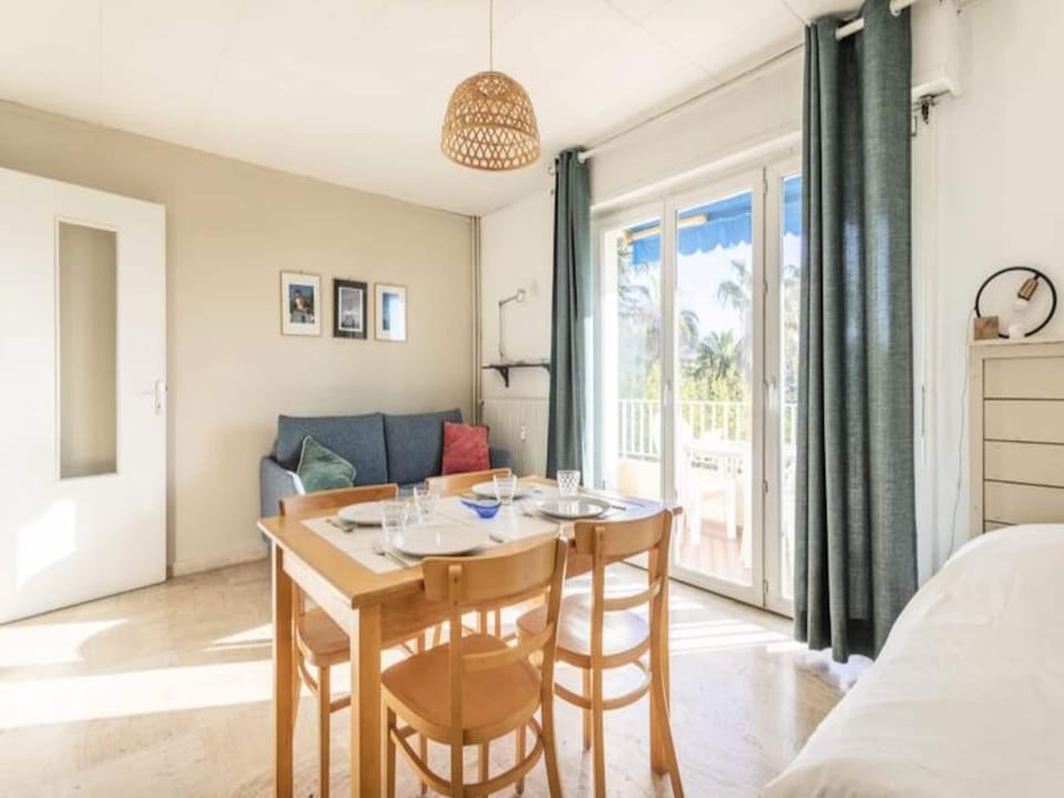 Crivelli Studio for four people Hotel in Hyères