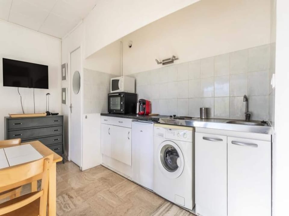 Crivelli Studio for four people Hotel in Hyères