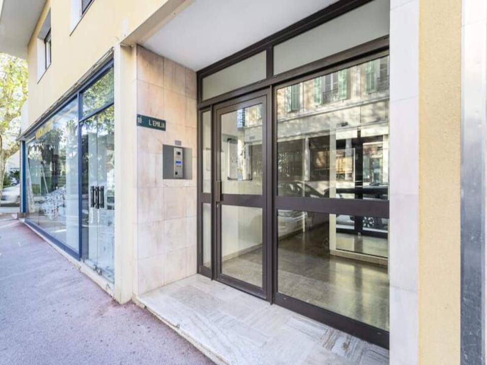 Crivelli Studio for four people Hotel in Hyères